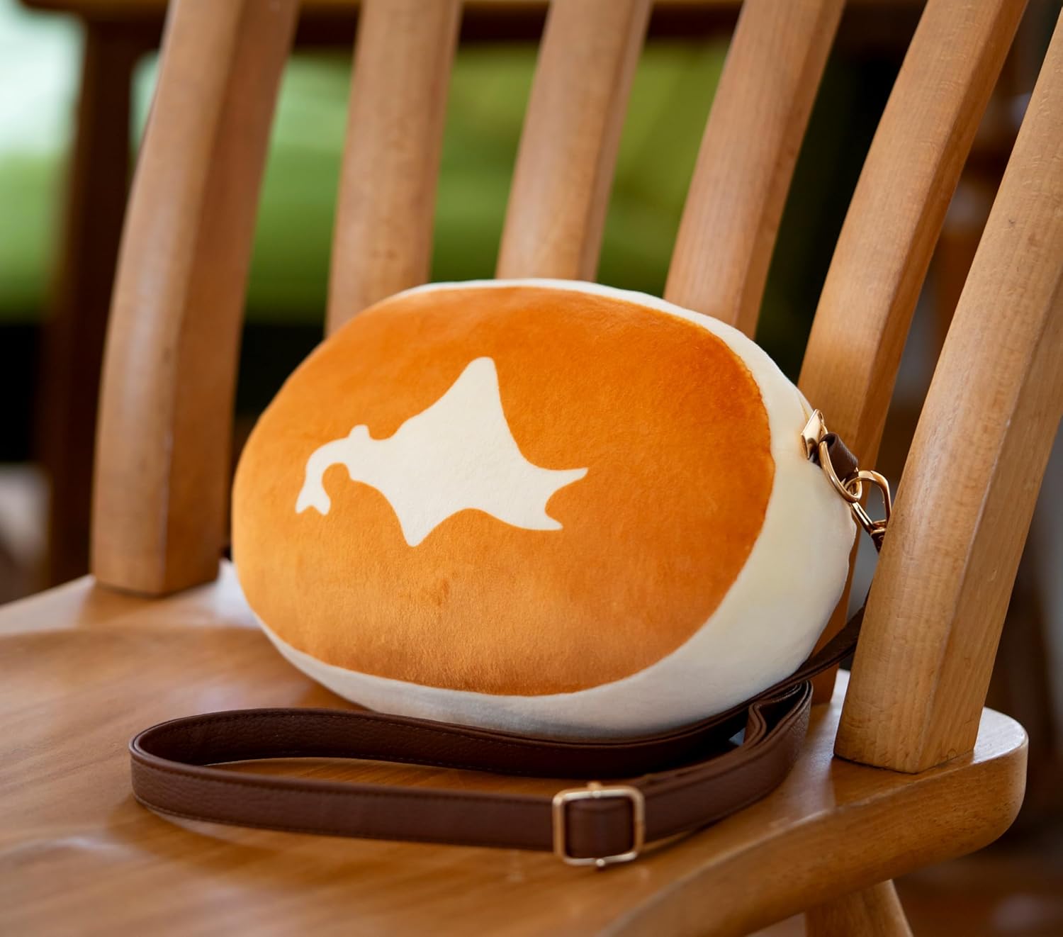 北海道チーズ蒸しケーキ ほんものみたいなふわふわポーチBOOK (TJMOOK) - YIZY