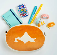 北海道チーズ蒸しケーキ ほんものみたいなふわふわポーチBOOK (TJMOOK) - YIZY