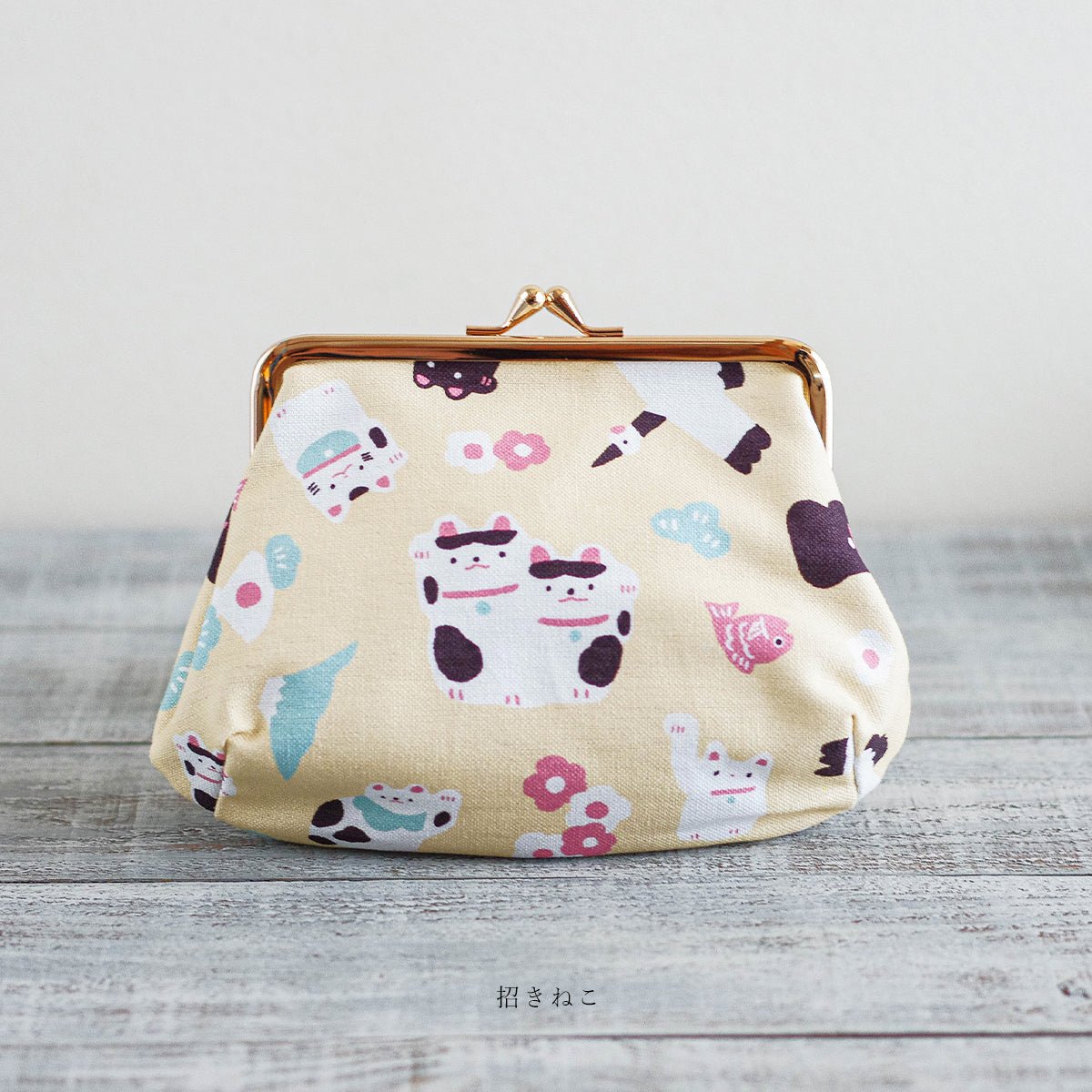 高旗將雄 帆布化妝包 熊 / 招財貓 - YIZY 日台雜貨 | 港產文創 | 潮流玩具 | 日本代購