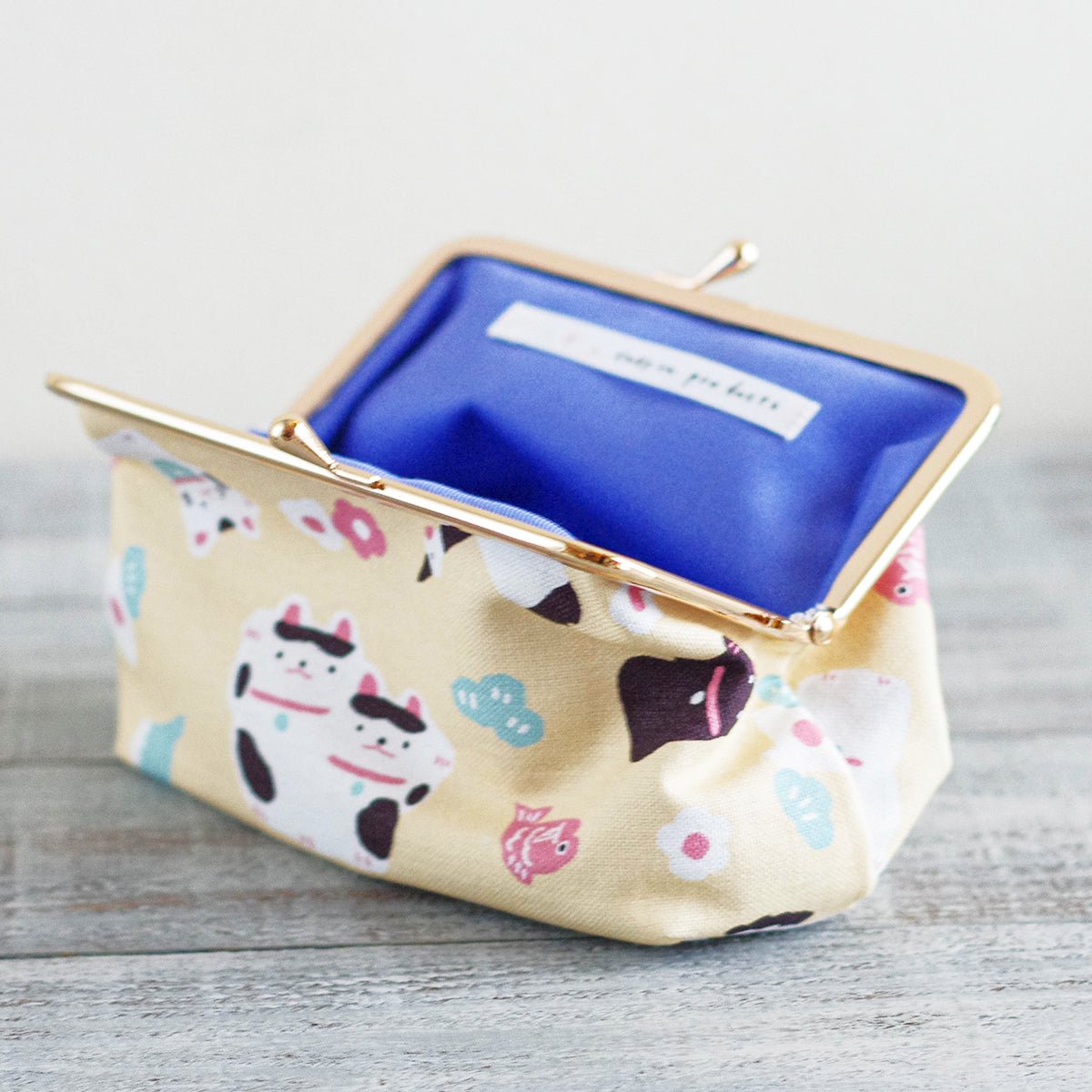 高旗將雄 帆布化妝包 熊 / 招財貓 - YIZY 日台雜貨 | 港產文創 | 潮流玩具 | 日本代購